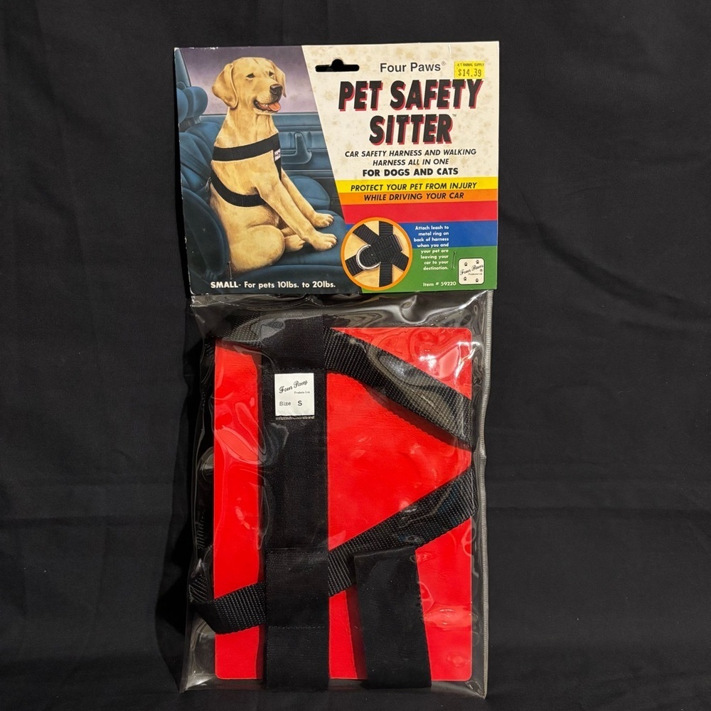 Four Paws Pet Safety Sitter Car Harness Dog & Cat between 10 to 20 lbs. new